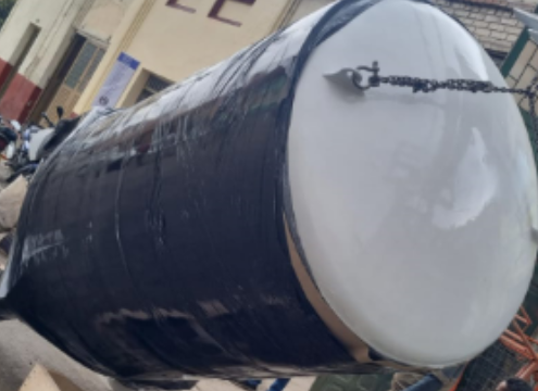 Tanque con pintura epóxica